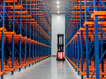 Rack drive-in industrial de Grupo Sacani